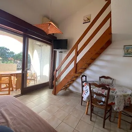 T2 Mezzanine Avec Terrasse, Piscine, Proche Et Commerces - Village - Fr-1-782-48 *