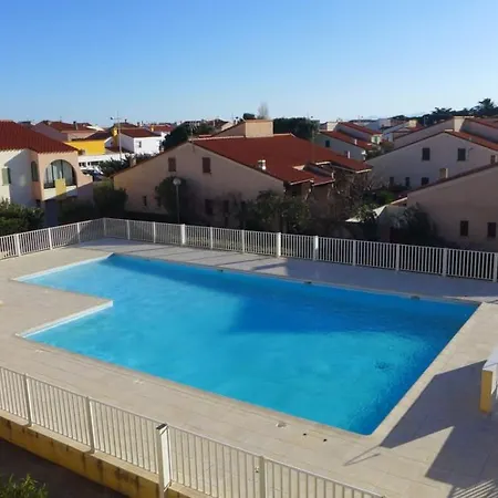 T2 Mezzanine Avec Terrasse, Piscine, Proche Et Commerces - Village - Fr-1-782-48 *